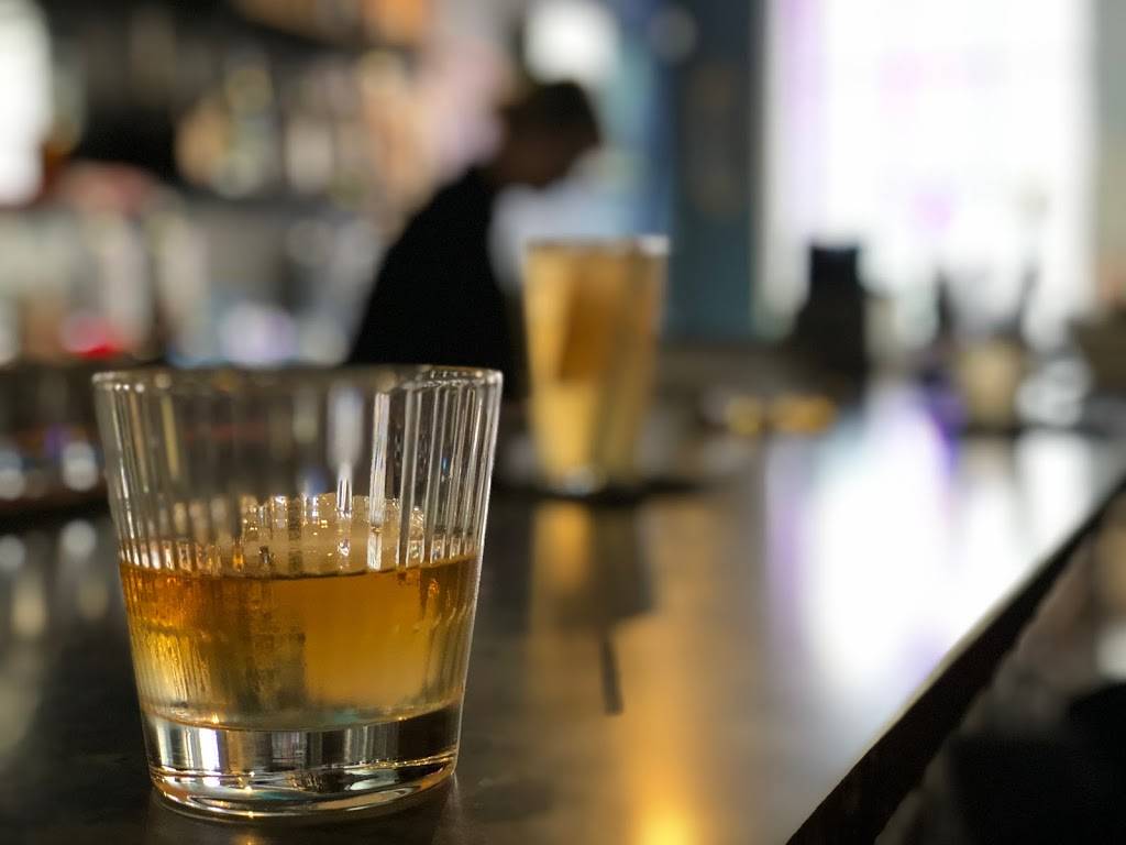 Tarbenders Lounge | restaurant | 10 S King St, Leesburg, VA 20175, USA | 5712919446 OR +1 571-291-9446