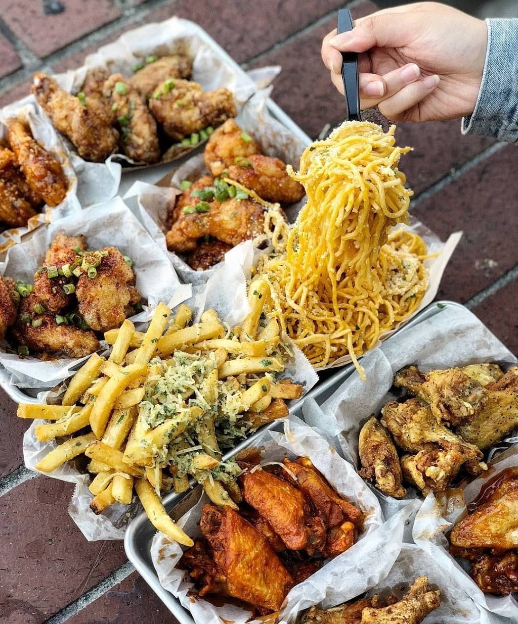 Fire Wings Silber | restaurant | 1106 Silber Rd, Houston, TX 77055, USA | 7137148476 OR +1 713-714-8476