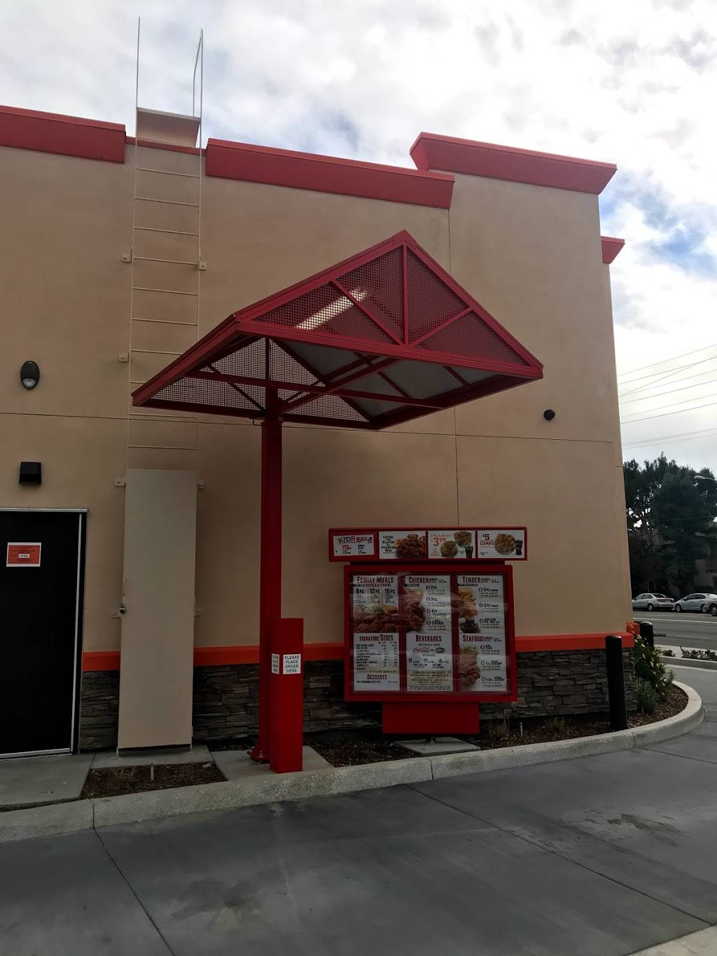 Popeyes Louisiana Kitchen | restaurant | 9211 Telegraph Rd, Pico Rivera, CA 90660, USA | 5623681666 OR +1 562-368-1666