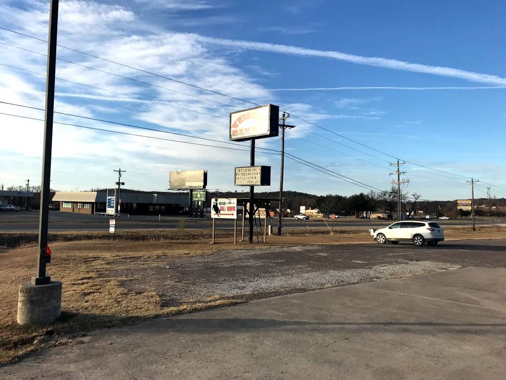 Whiskey River Sports Bar & Grill | restaurant | 7519 US-82, Gainesville, TX 76240, USA | 9402059555 OR +1 940-205-9555