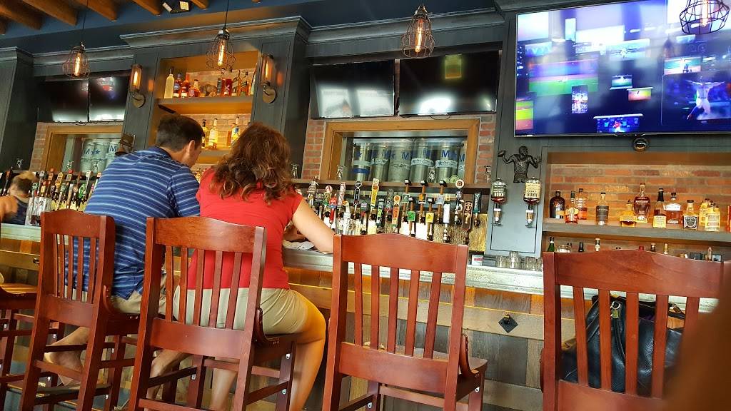 Round Table Pizza | meal delivery | 22722 Lambert St, Lake Forest, CA 92630, USA | 9498598888 OR +1 949-859-8888