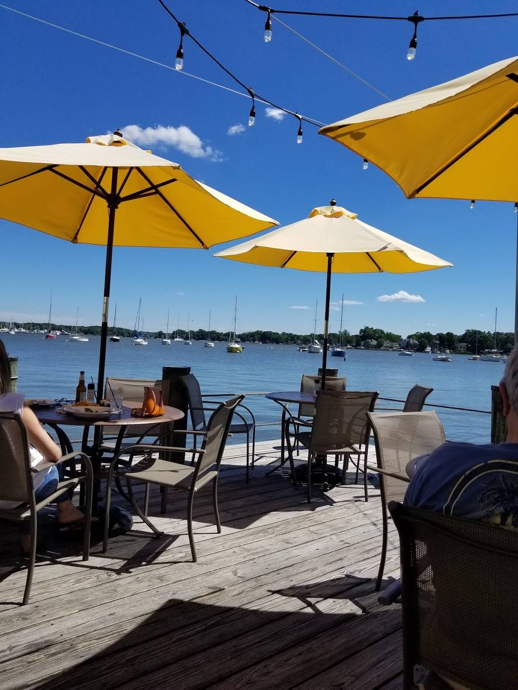 Chesapeake Yacht Club | restaurant | 4943 Hine Dr, Shady Side, MD 20764, USA | 4108671500 OR +1 410-867-1500