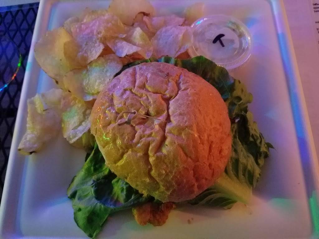 Slow Bell Cafe | restaurant | 2 Walker Rd, Chebeague Island, ME 04017, USA | 2077470418 OR +1 207-747-0418