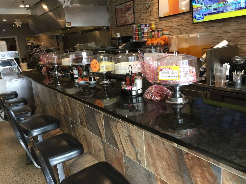 Brewtons Restaurant | restaurant | 2467 NJ-33, Neptune City, NJ 07753, USA | 7329220558 OR +1 732-922-0558