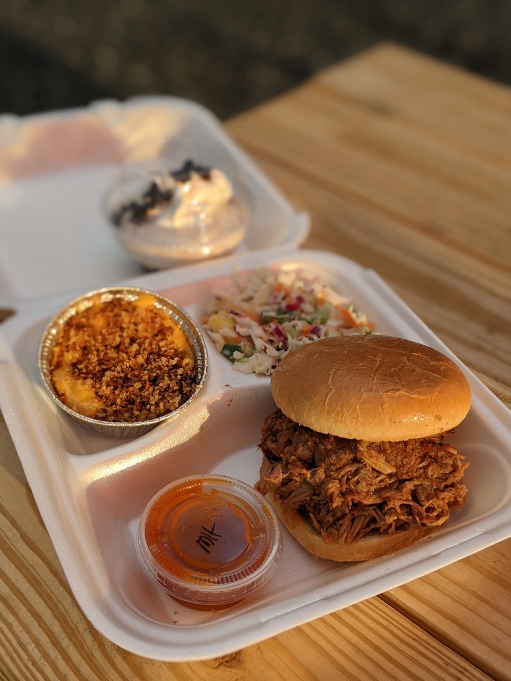 Up With The Sun BBQ | restaurant | 6470 Narcoossee Rd, Orlando, FL 32822, USA | 6892030440 OR +1 689-203-0440