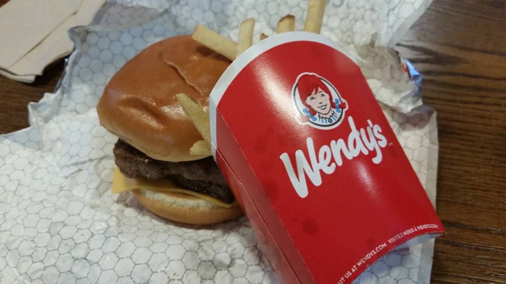 Wendys | restaurant | 6 Fairview Rd, Barrie, ON L4N 4P3, Canada | 7057270233 OR +1 705-727-0233
