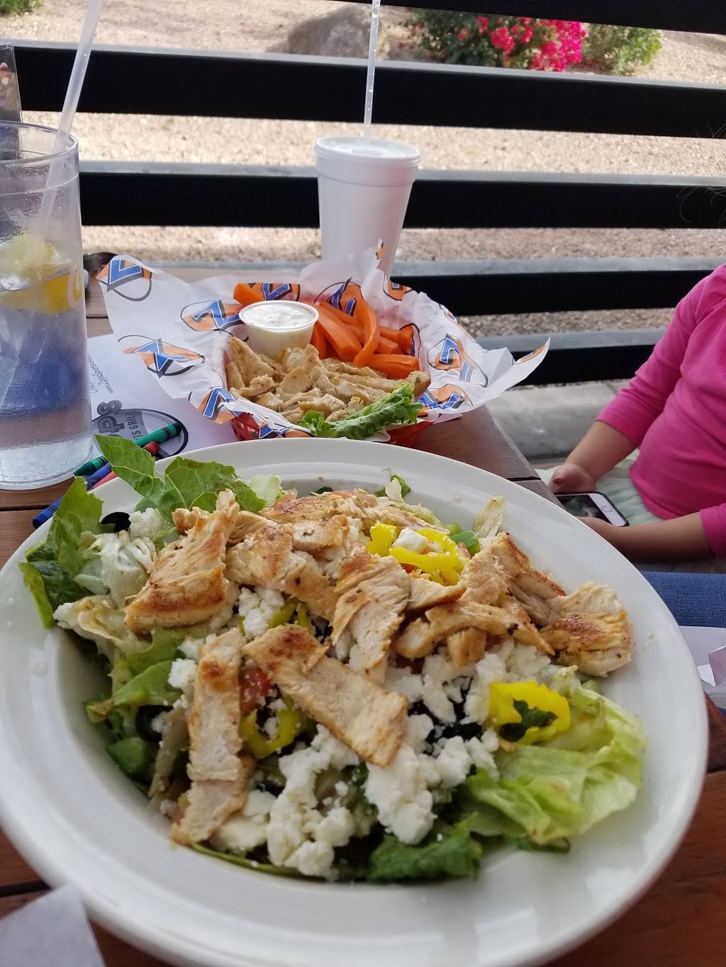 Zipps Sports Grill | restaurant | 4060 S Arizona Ave, Chandler, AZ 85248, USA | 4803981776 OR +1 480-398-1776
