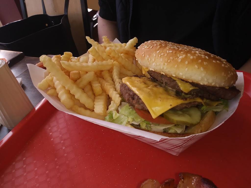 Jakes Pup In the Ruf | meal takeaway | 4401 N Sheridan Rd, Chicago, IL 60640, USA | 7737281188 OR +1 773-728-1188