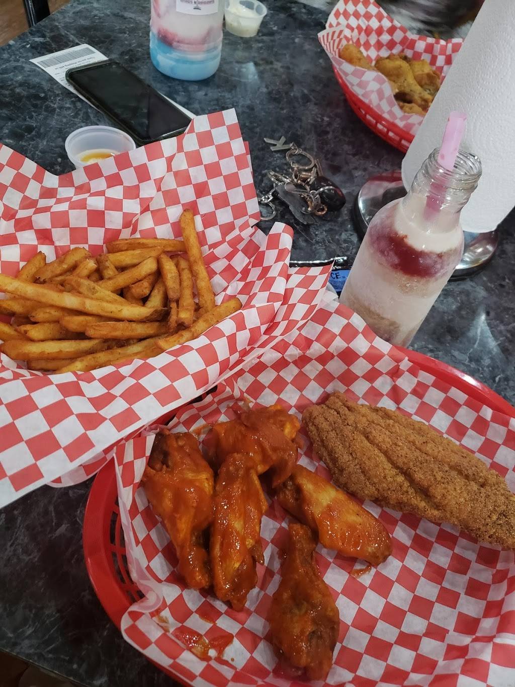 Flavors Wings N Daiquiris (Flavors Wings And Daiquiris) | restaurant | 5005 S Cooper St Suite 175, Arlington, TX 76017, USA | 8175836517 OR +1 817-583-6517