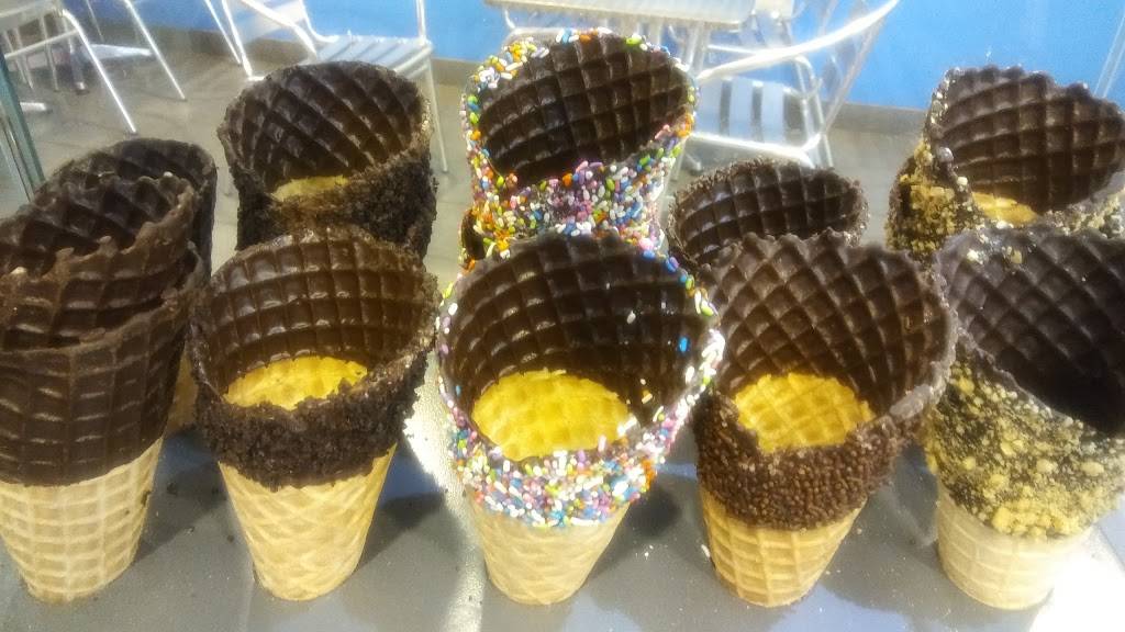 Juicy Burger / Scoops & Sprinkles | restaurant | 876 Connetquot Ave, Islip Terrace, NY 11752, USA | 6314464446 OR +1 631-446-4446