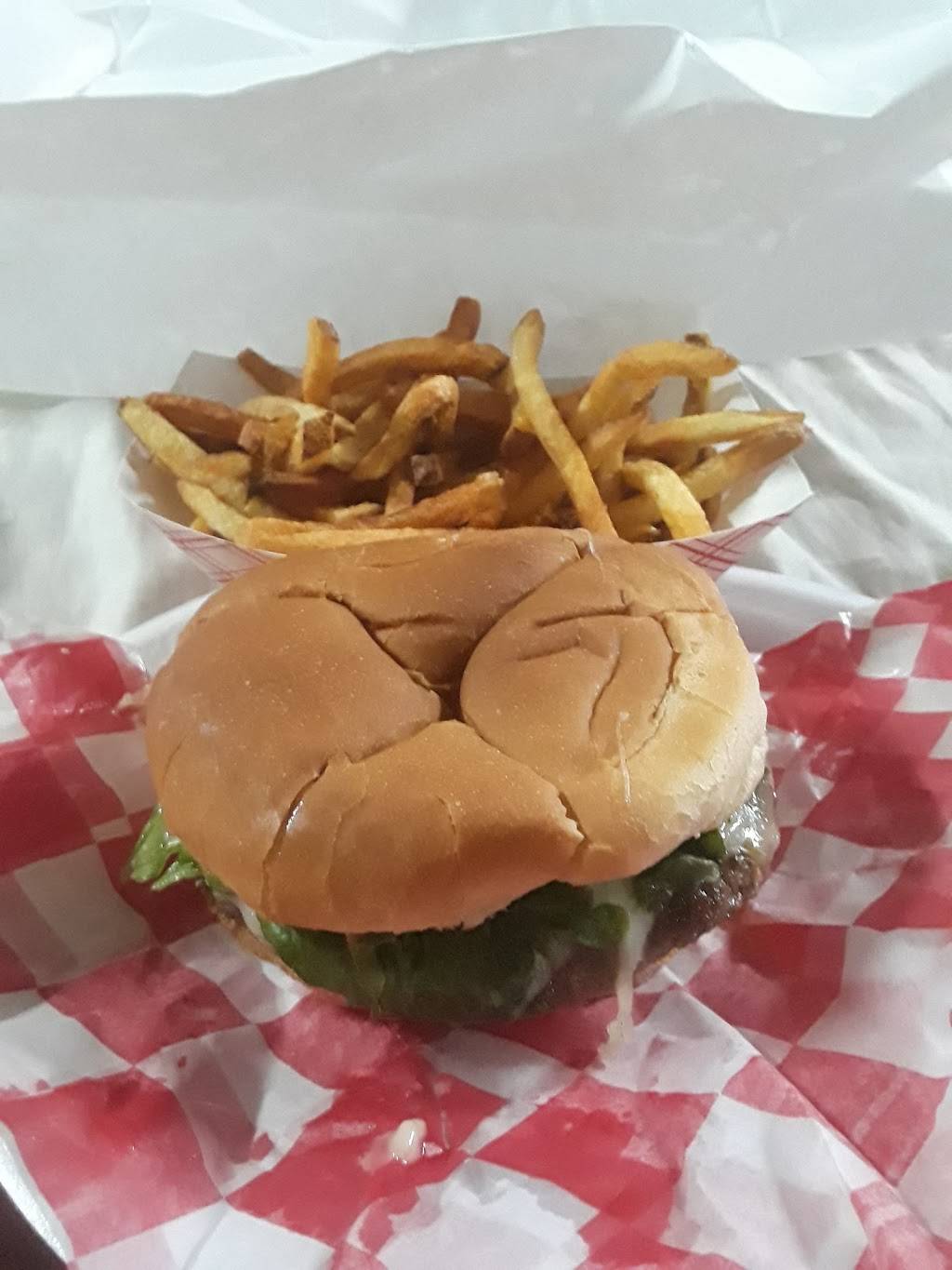 Bigg Burger | restaurant | 19055 Farmington Rd, Livonia, MI 48152, USA | 2489872553 OR +1 248-987-2553
