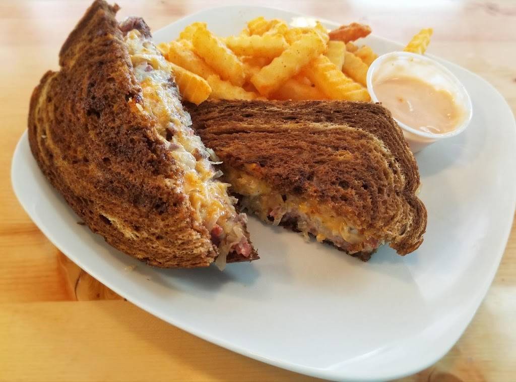 Moores Dairy Creme | restaurant | 511 6th St W, Newark, AR 72562, USA | 8707993980 OR +1 870-799-3980