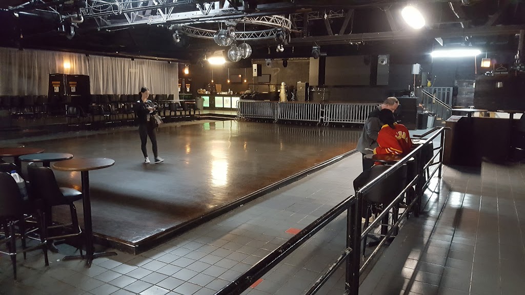 V Live Restaurant & Live Music Entertainment | restaurant | 2501 S Kedzie Ave, Chicago, IL 60623, USA | 7732472400 OR +1 773-247-2400