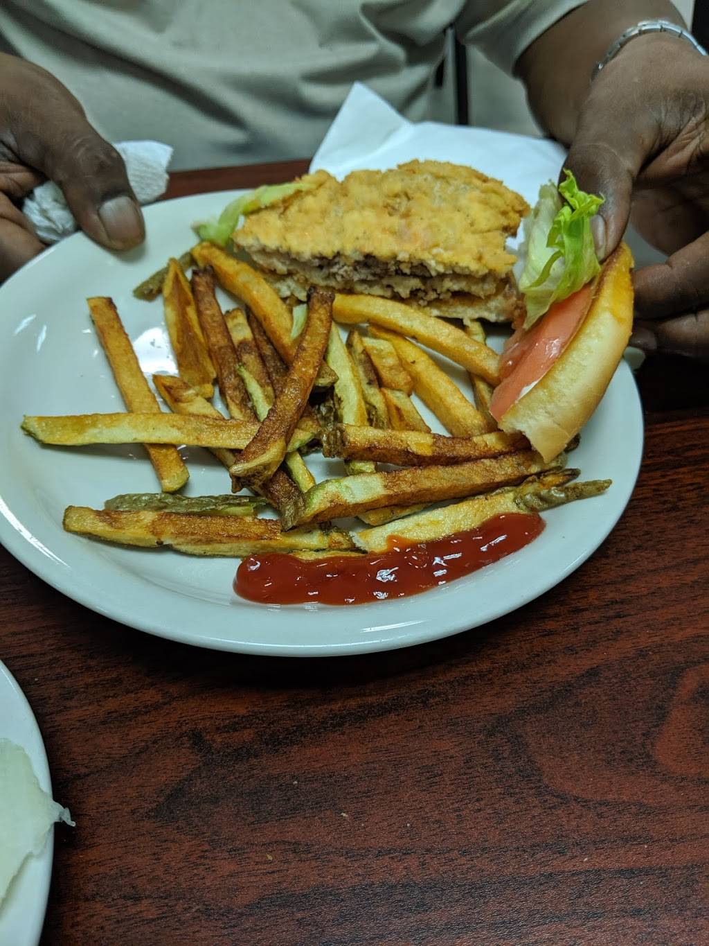 Papa G Eat & Tiques | restaurant | 3620 NW 206th St, Edmond, OK 73012, USA | 4053599903 OR +1 405-359-9903