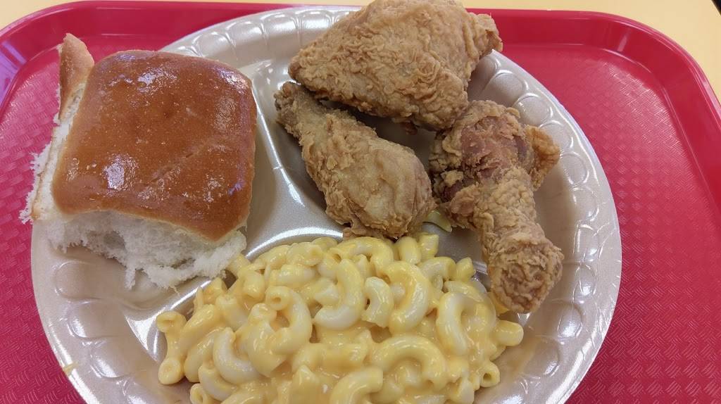 Bushs Chicken - Fairfield | restaurant | 680 US Hwy 84 W, Fairfield, TX 75840, USA | 9033899866 OR +1 903-389-9866