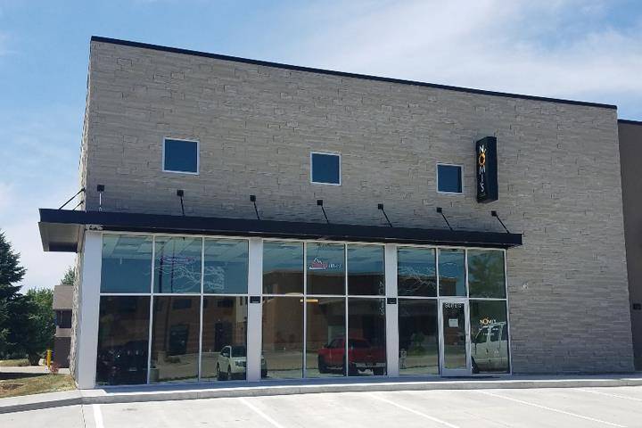 Nomis Asian Cuisine | restaurant | 404 8th St SW, Altoona, IA 50009, USA | 5154146792 OR +1 515-414-6792