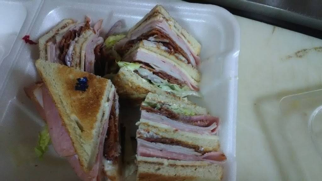 Lakeside Restaurant & Watering Hole | restaurant | 950 Black Oak Rd, Bonneau, SC 29431, USA | 8437491450 OR +1 843-749-1450