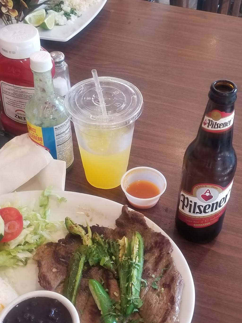 La Esquina Salvadoreña | restaurant | 529 Main St, New Rochelle, NY 10801, USA | 9143362423 OR +1 914-336-2423