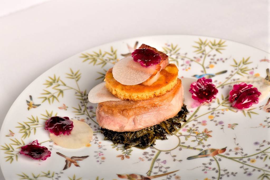 Churchills | restaurant | 13 W Bay St, Savannah, GA 31401, USA | 9122328501 OR +1 912-232-8501