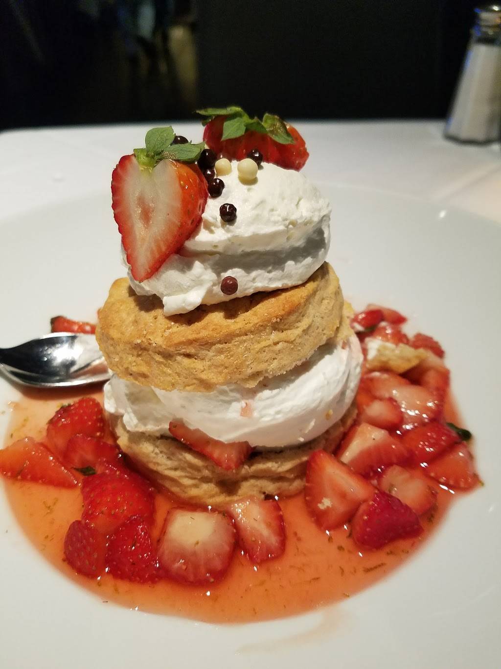 Clyde Fraziers Wine & Dine | restaurant | 485 10th Ave, New York, NY 10018, USA | 2128421110 OR +1 212-842-1110