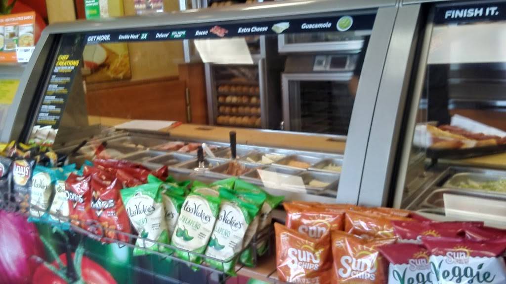 Subway | restaurant | 986 Sierra St, Kingsburg, CA 93631, USA | 5598971993 OR +1 559-897-1993