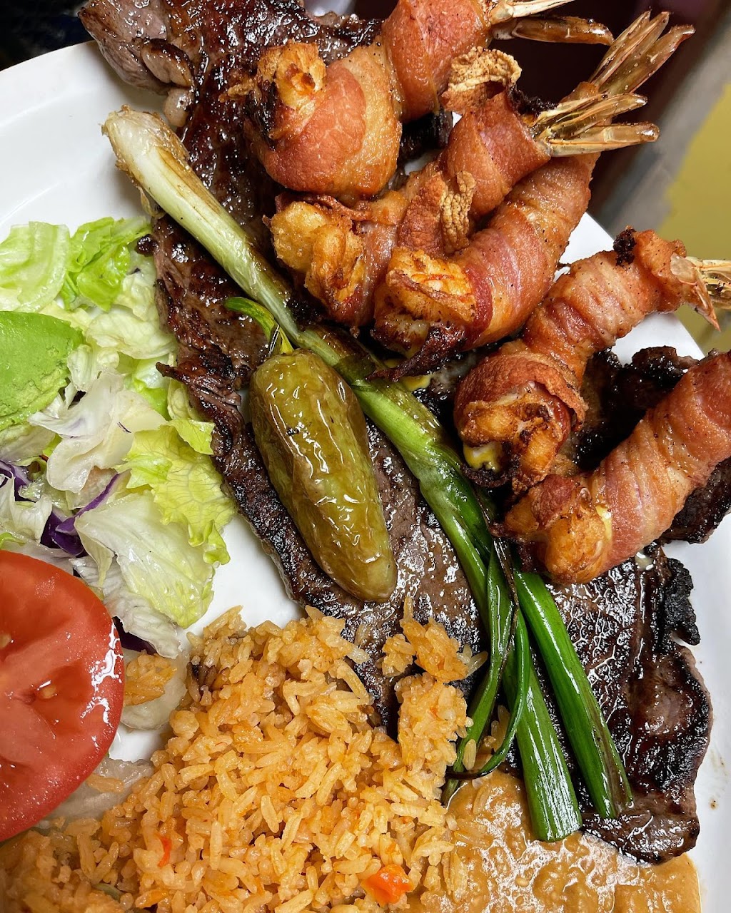 La Barquita Restaurant | restaurant | 2334 E McDowell Rd, Phoenix, AZ 85006, USA | 6022755994 OR +1 602-275-5994