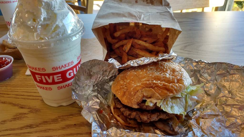 Five Guys | meal takeaway | 9635 Riverside Pkwy, Tulsa, OK 74137, USA | 9182965509 OR +1 918-296-5509