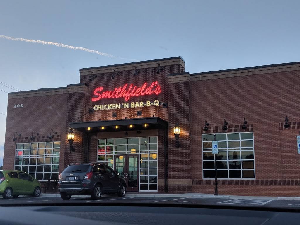 Smithfields Chicken N Bar-B-Q | restaurant | 402 Plaza Dr, Laurinburg, NC 28352, USA | 9102668700 OR +1 910-266-8700