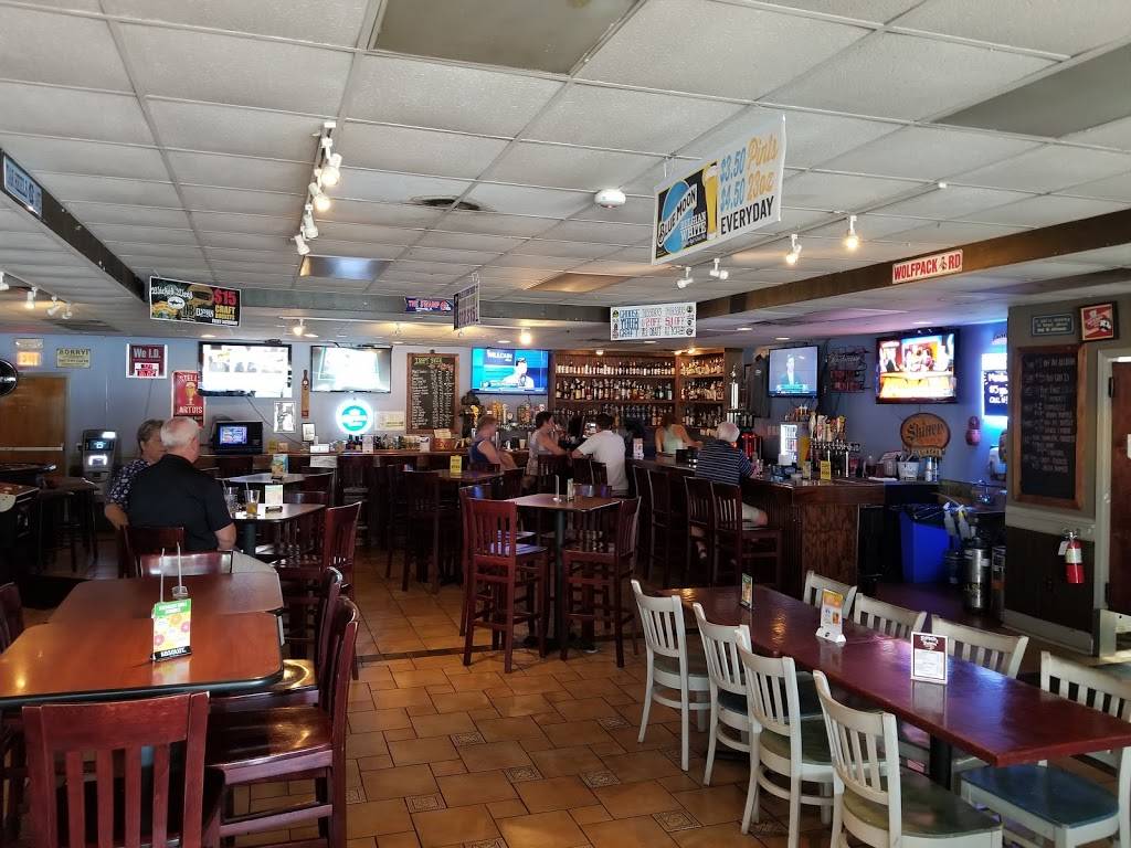 Benders Tavern | restaurant | 4517 W Market St # A, Greensboro, NC 27407, USA | 3362920080 OR +1 336-292-0080