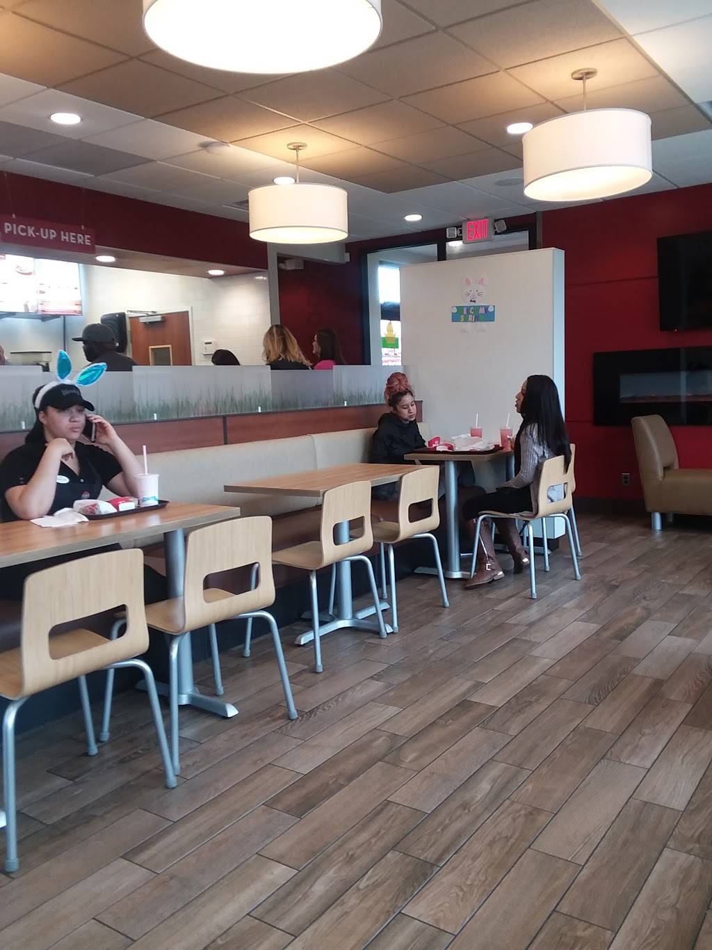 Wendys | restaurant | 339 W Market St, Newark, NJ 07107, USA | 9738240468 OR +1 973-824-0468