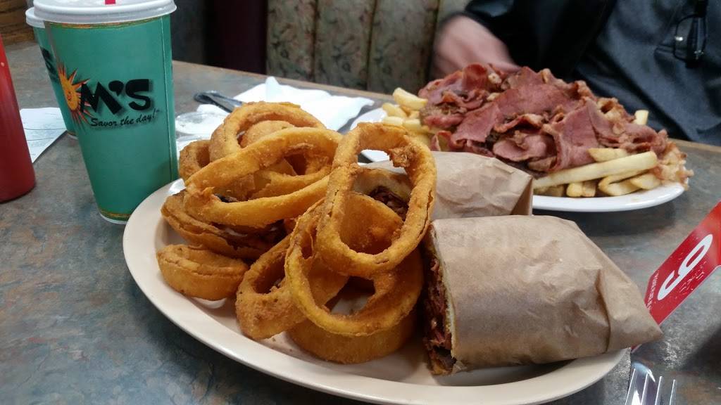 Toms Famous Burgers 9 | restaurant | 1101 N Avalon Blvd, Wilmington, CA 90744, USA | 3105183164 OR +1 310-518-3164