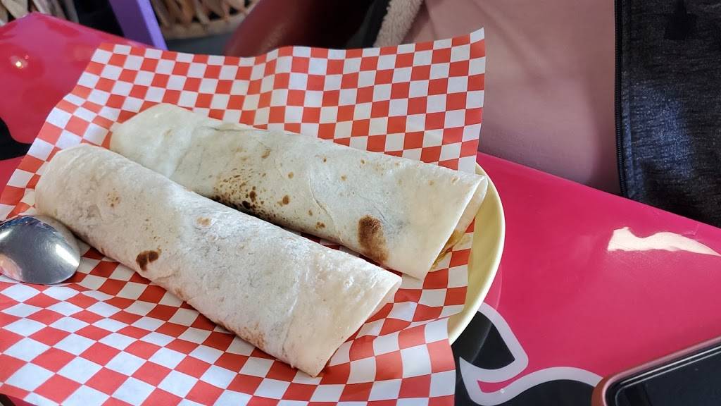Los Corajudos Del Gordo Burritos Y Desayunos | meal delivery | 1201 Bob Hope Dr, El Paso, TX 79936, USA | 9152709250 OR +1 915-270-9250