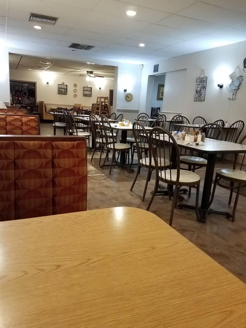 Six Chicks Scratch Kitchen | restaurant | 364 Broadway St, South Haven, MI 49090, USA | 2696377727 OR +1 269-637-7727