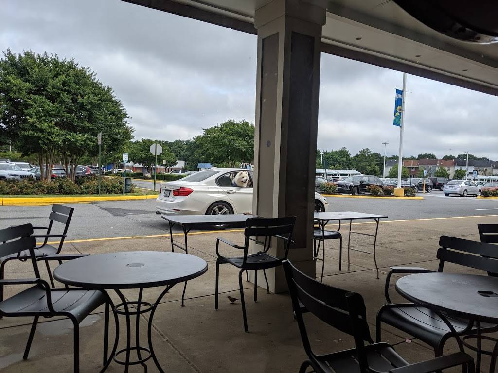 Starbucks | cafe | 8098 Rolling Rd, Springfield, VA 22153, USA | 5715819514 OR +1 571-581-9514