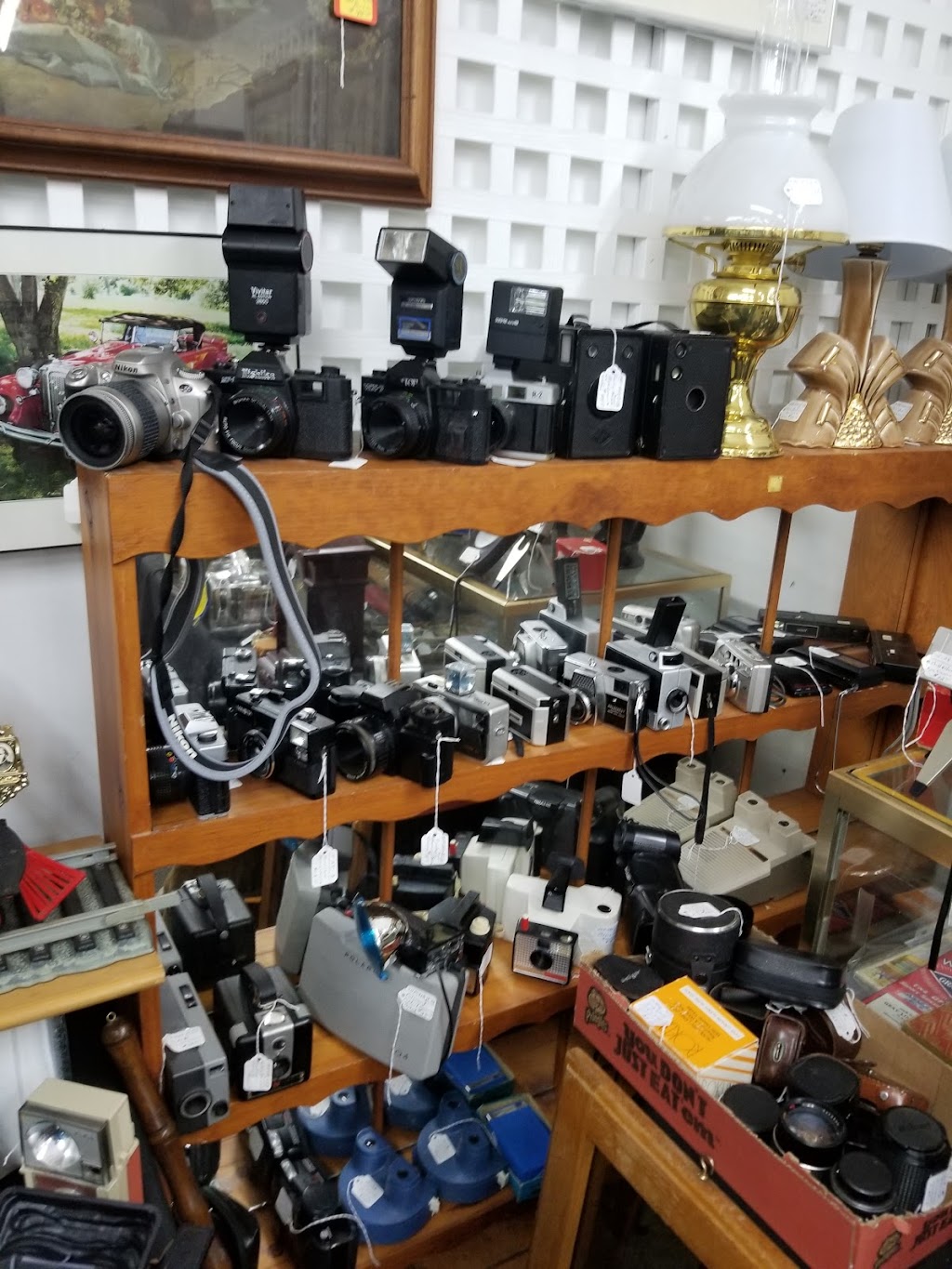 BENSON CORNERS ANTIQUE MALL | restaurant | 19942 75th St, Bristol, WI 53104, USA | 2628579456 OR +1 262-857-9456