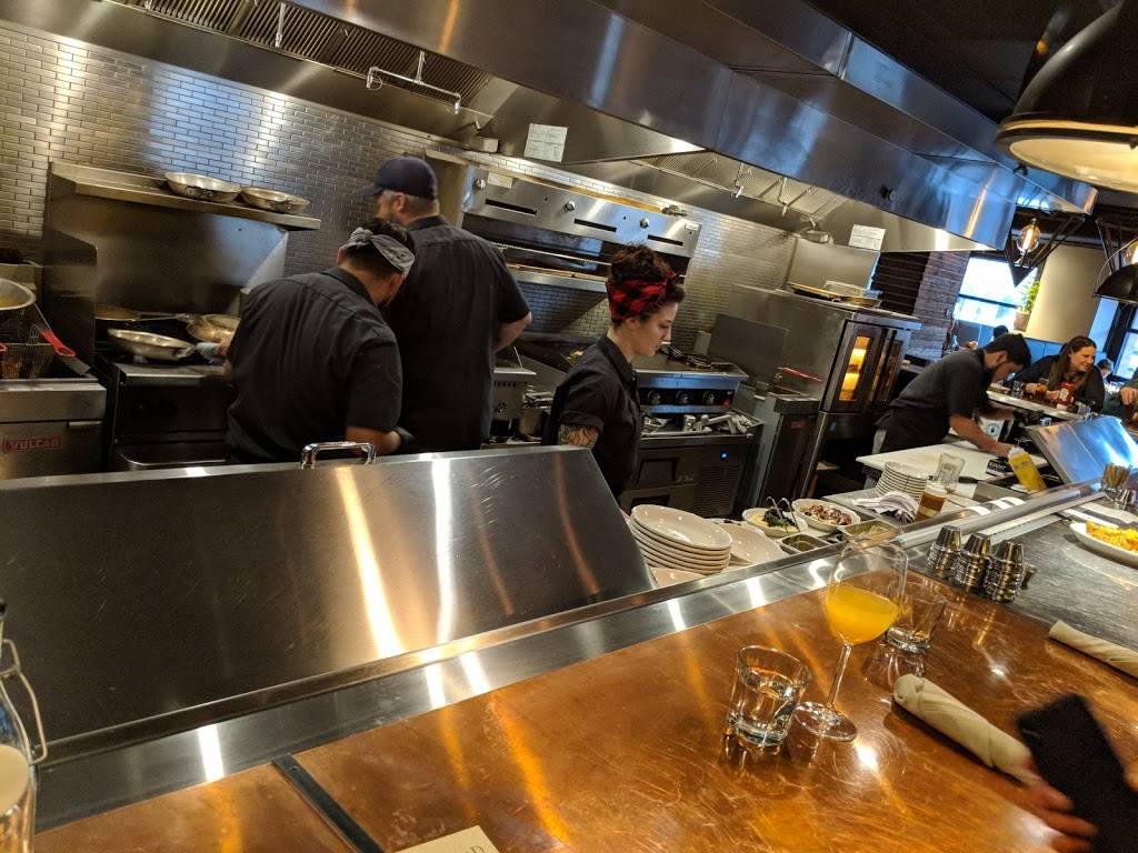 Hogshead Kansas City | restaurant | 4743 Pennsylvania Ave, Kansas City, MO 64112, USA | 8163212929 OR +1 816-321-2929