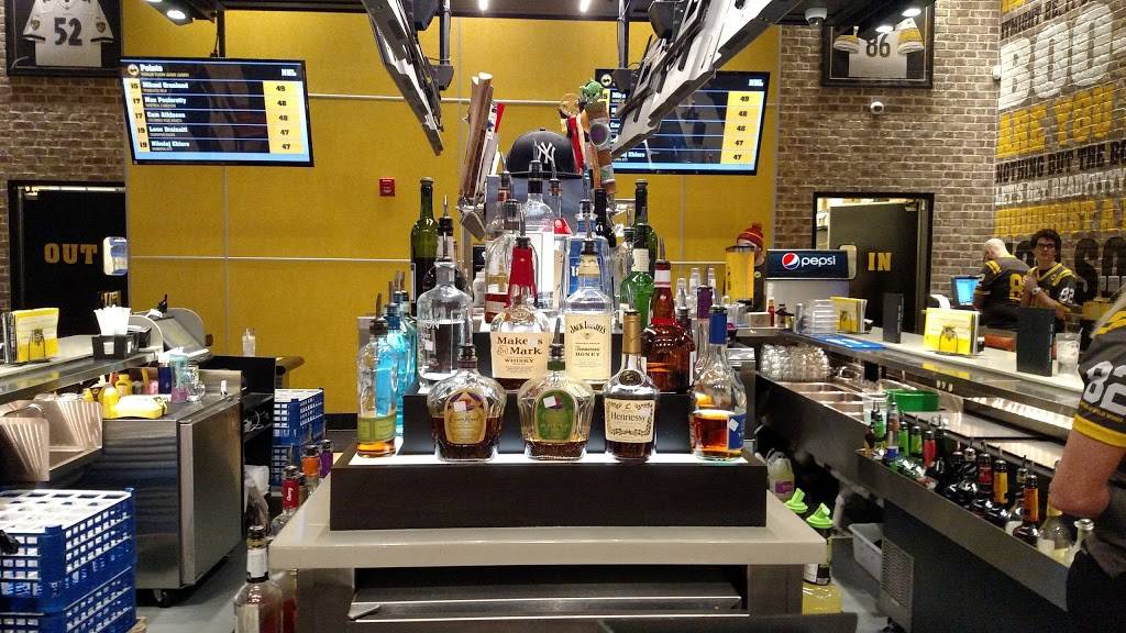 Buffalo Wild Wings | meal takeaway | 291 University Blvd, Harrisonburg, VA 22801, USA | 5404389790 OR +1 540-438-9790