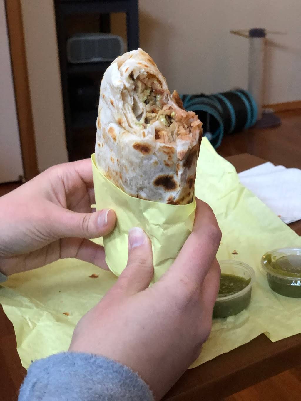 El Guero Mexican Food | restaurant | 5221 NE Sandy Blvd, Portland, OR 97213, USA | 5034906058 OR +1 503-490-6058