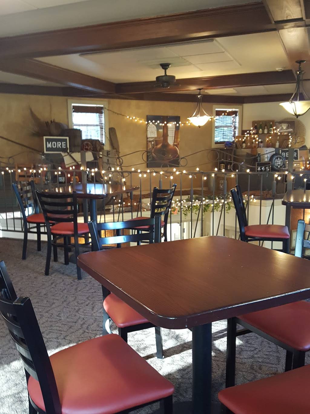 Finger Lakes On Tap | restaurant | 35 Fennell St, Skaneateles, NY 13152, USA | 3156859600 OR +1 315-685-9600