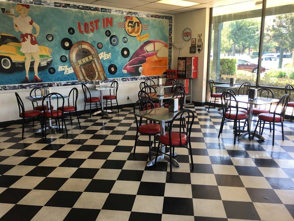 Dandy Dogs | restaurant | 4086 East Ave, Livermore, CA 94550, USA | 9254555444 OR +1 925-455-5444