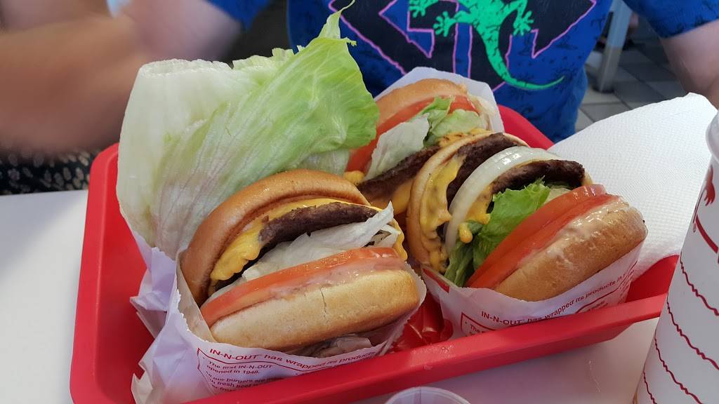 In-N-Out Burger | restaurant | 641 Leavesley Rd, Gilroy, CA 95020, USA | 8007861000 OR +1 800-786-1000
