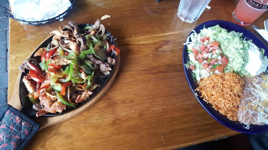 Los Reyes Restaurante Y Cantina | restaurant | 21 Town Square Pl # A, Vacaville, CA 95688, USA | 7074482113 OR +1 707-448-2113