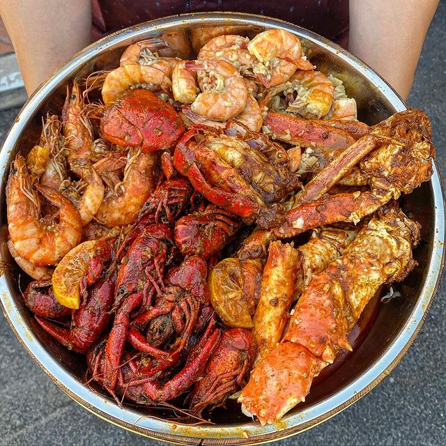 Krazy Cajun Seafood & Hibachi | restaurant | 24 W Camelback Rd UNIT H, Phoenix, AZ 85013, USA | 6022747219 OR +1 602-274-7219