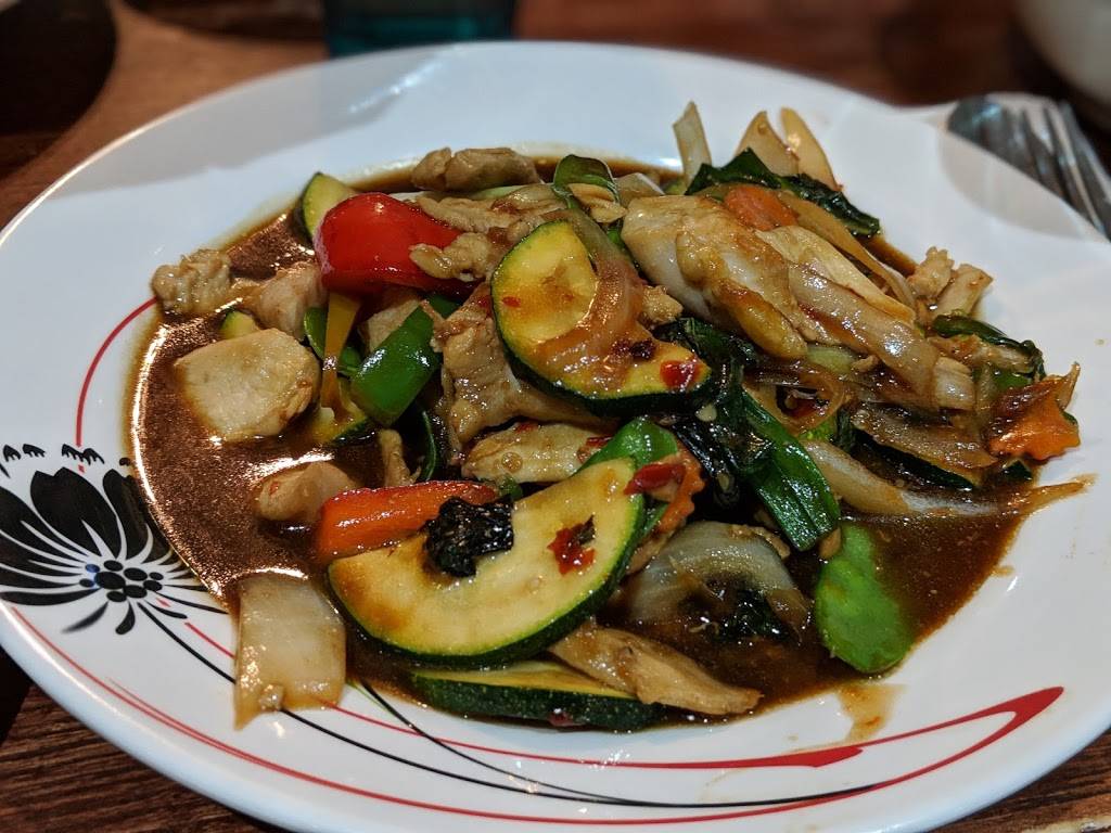 Thai House Restaurant | restaurant | 820 E Winona Ave, Warsaw, IN 46580, USA | 5742675988 OR +1 574-267-5988