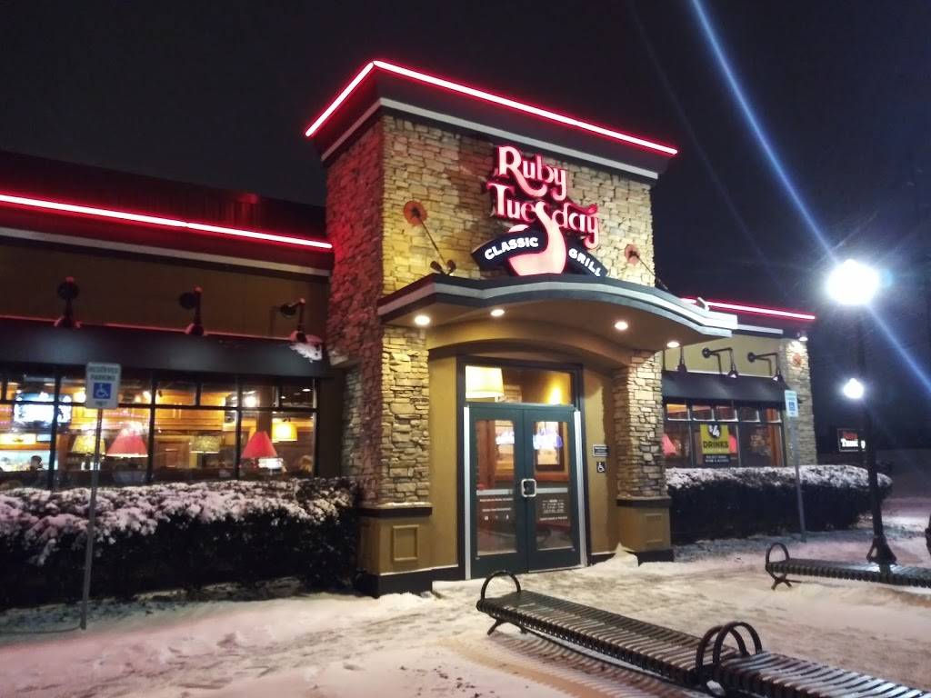 Ruby Tuesday | restaurant | 6898 Sashabaw Rd, Village of Clarkston, MI 48348, USA | 2486252008 OR +1 248-625-2008