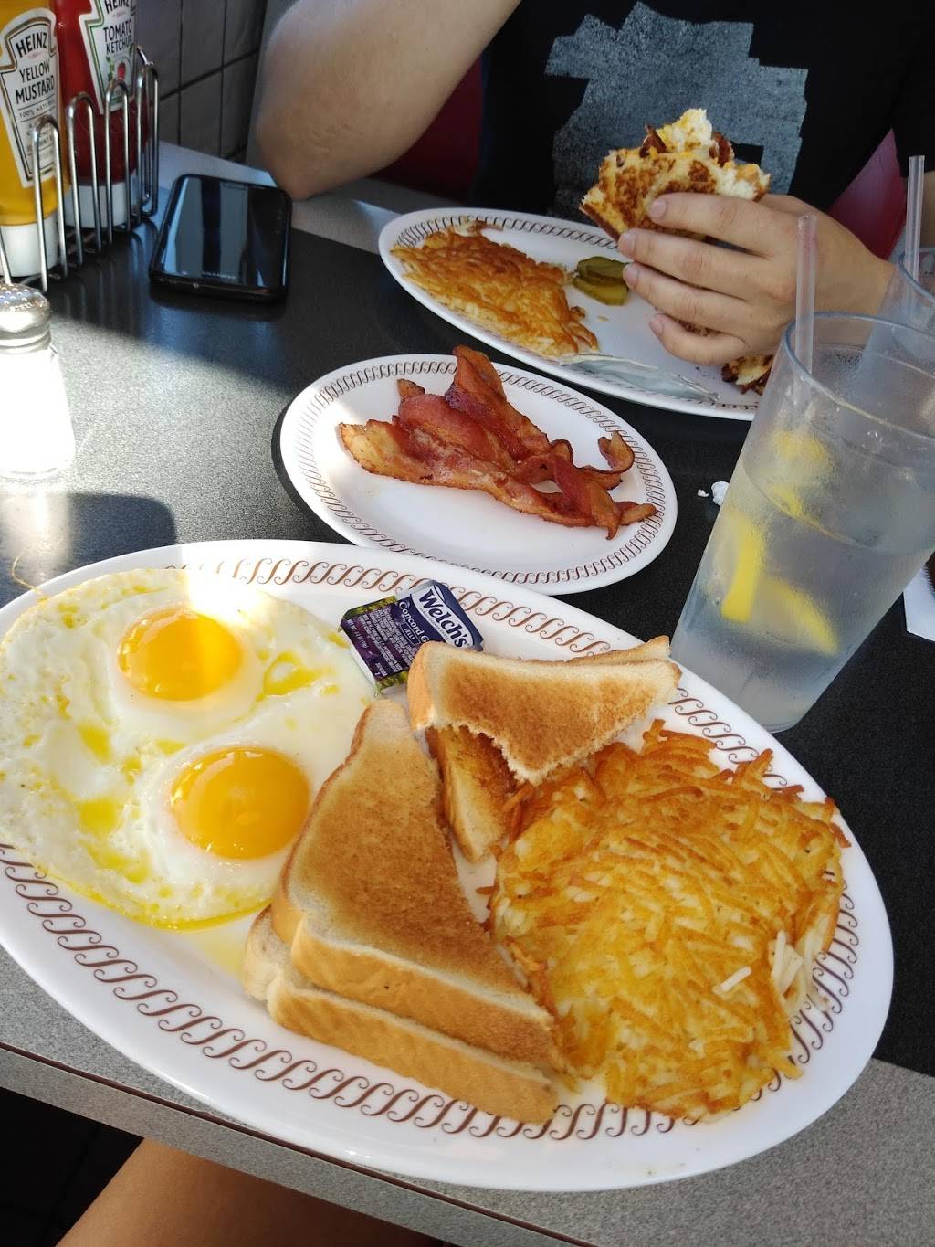 Waffle House | meal takeaway | 11240 Westheimer Rd, Houston, TX 77042, USA | 7132664104 OR +1 713-266-4104