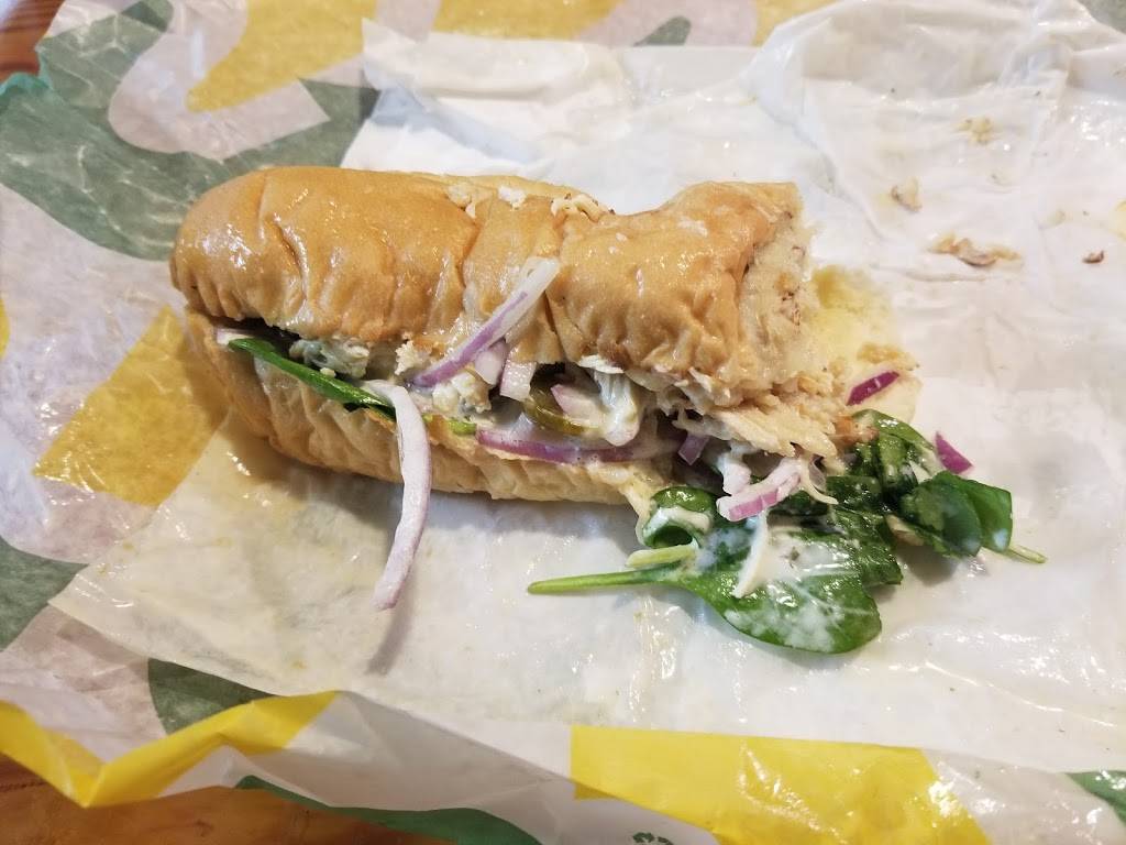 Subway Restaurants | restaurant | Daybreak Shops, 6490 Memphis Arlington Rd Suite 111, Bartlett, TN 38135, USA | 9019225325 OR +1 901-922-5325