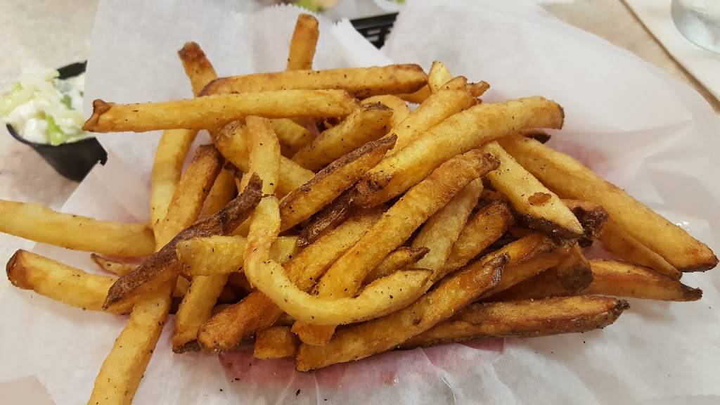 Cheeburger Cheeburger | restaurant | 2130 NJ-35, Holmdel, NJ 07733, USA | 7326715330 OR +1 732-671-5330