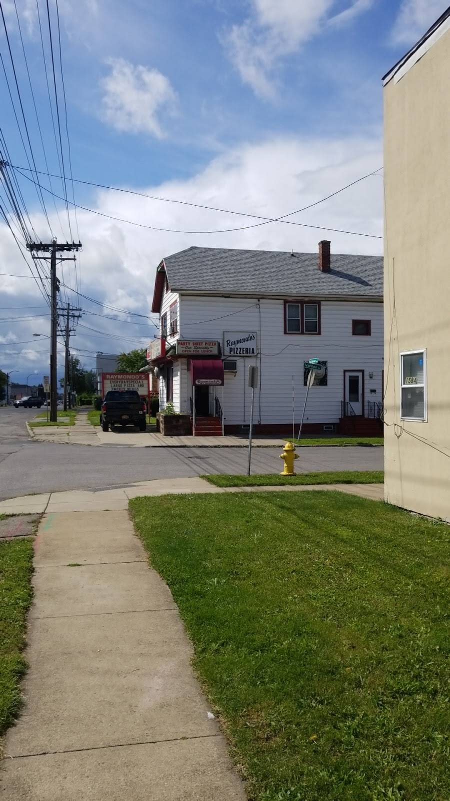 Raymondos Pizzeria | meal takeaway | 1580 E Delavan Ave #3604, Cheektowaga, NY 14215, USA | 7168972200 OR +1 716-897-2200