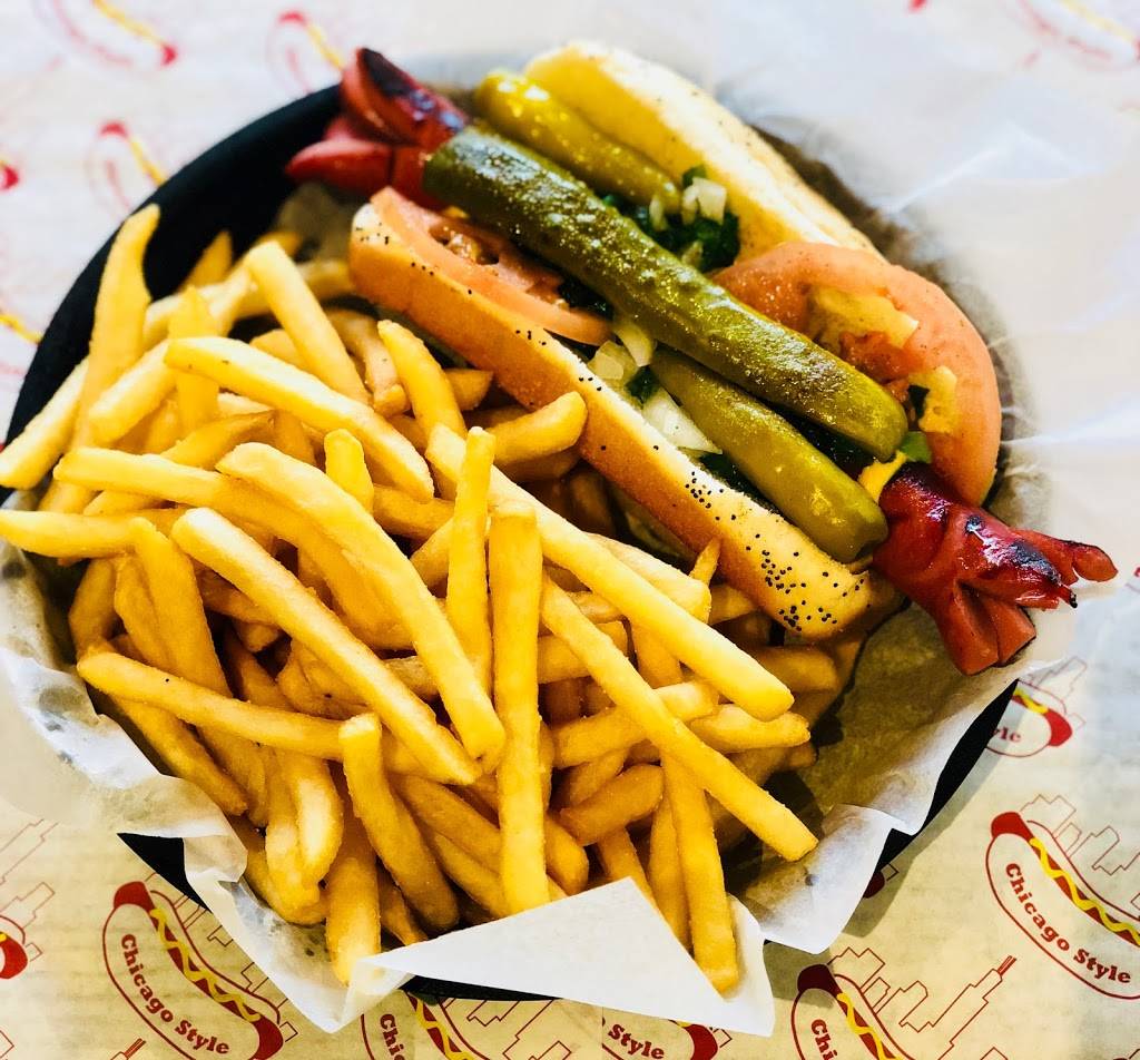 Chicago Hot Dog & Co. | restaurant | 1009 Davis St, Evanston, IL 60201, USA | 8478688569 OR +1 847-868-8569